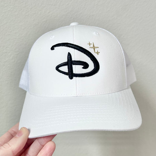DL or DW “D” hat (black)