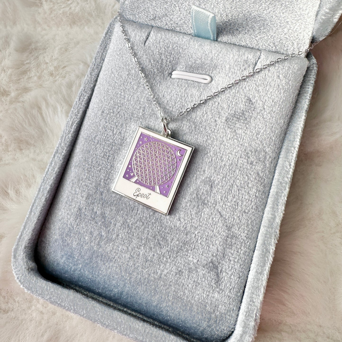 Snapshots Of Magic Necklace